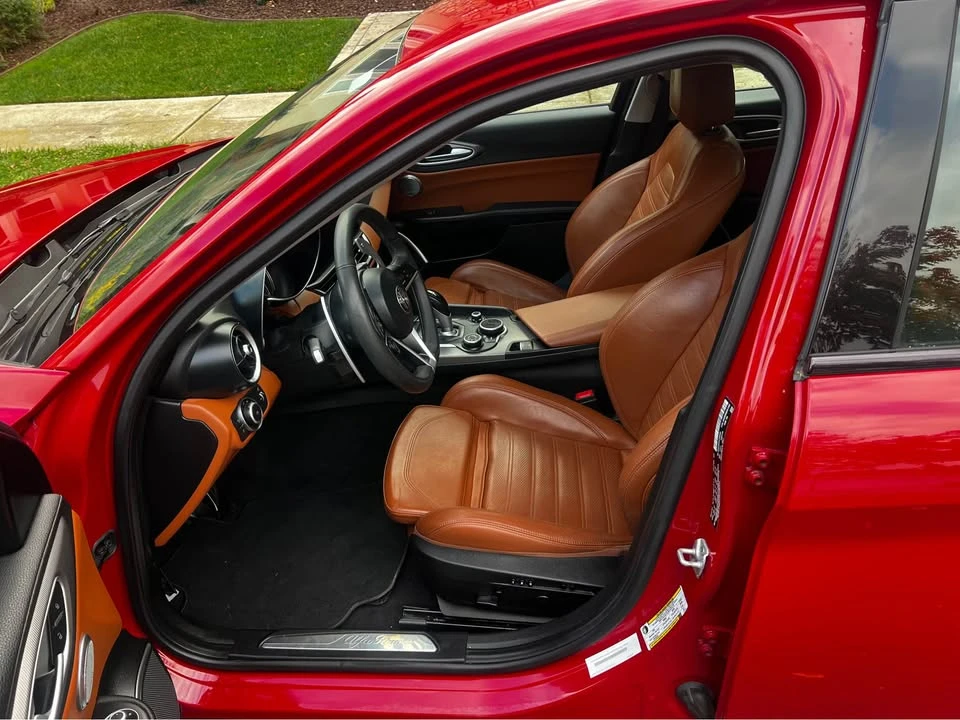 2018 Alfa Romeo Giulia - Image 9 of 18