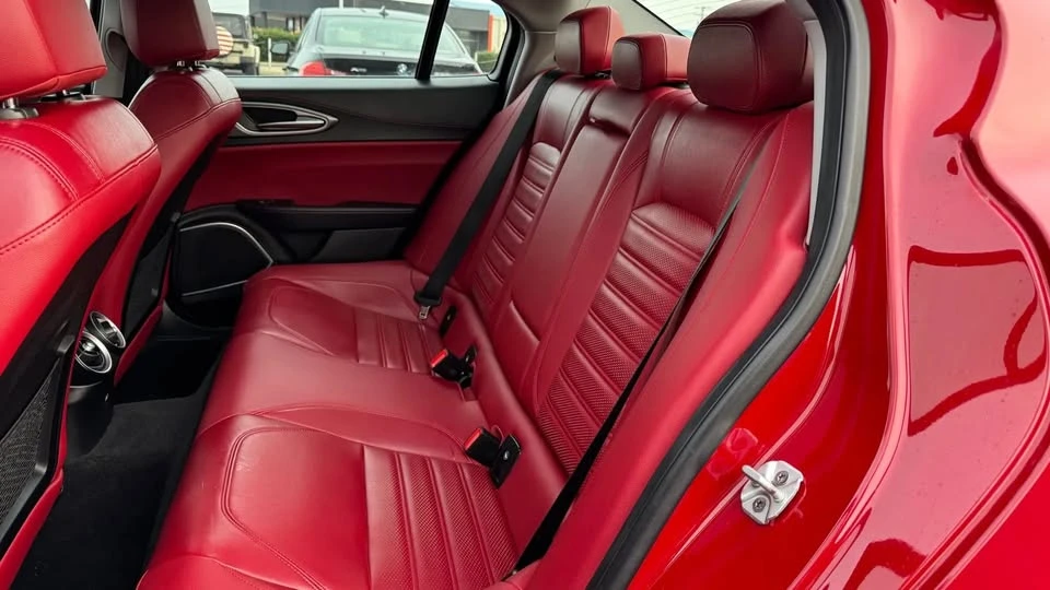 2018 Alfa Romeo Giulia - Image 9 of 20