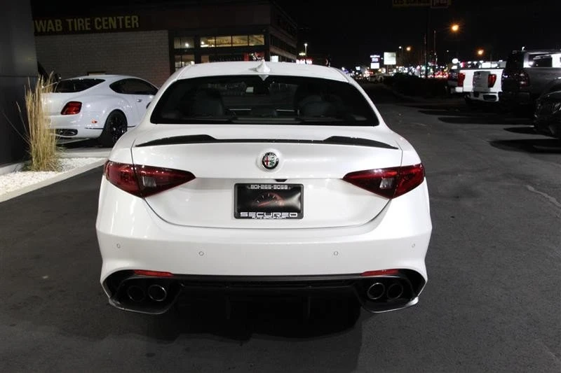 2018 Alfa Romeo Giulia - Image 8 of 20