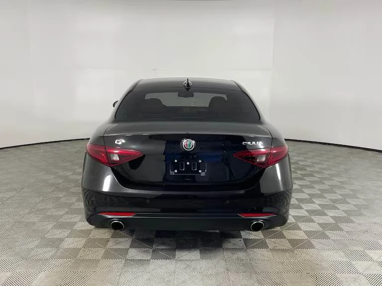 2018 Alfa Romeo Giulia - Image 5 of 8