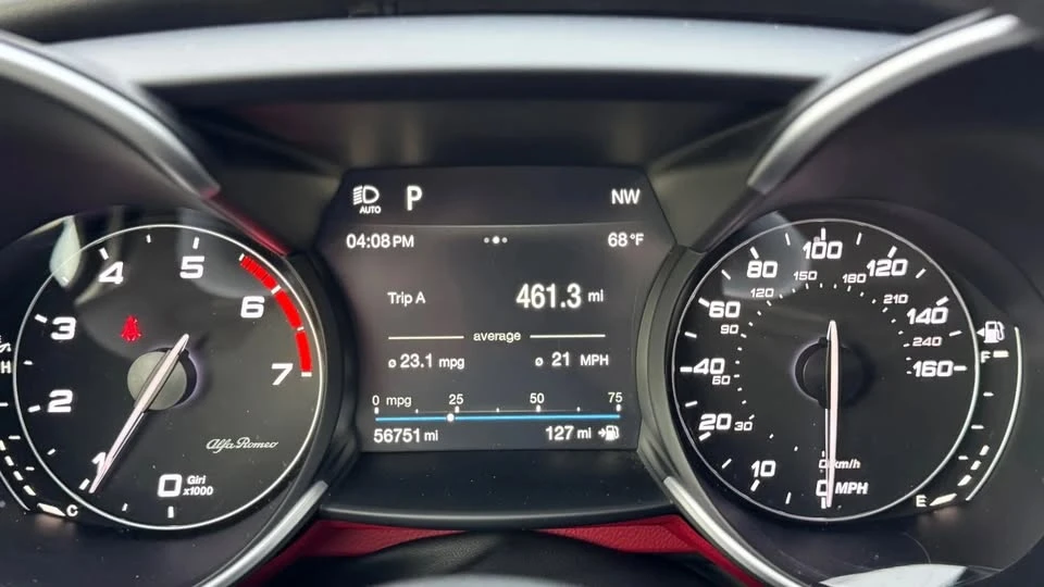 2018 Alfa Romeo Giulia - Image 15 of 20