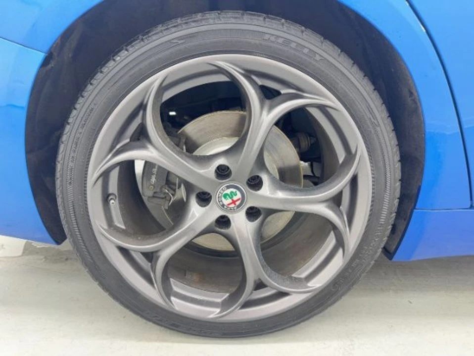 2018 Alfa Romeo Giulia - Image 5 of 20