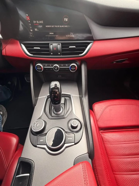 2018 Alfa Romeo Giulia - Image 11 of 15
