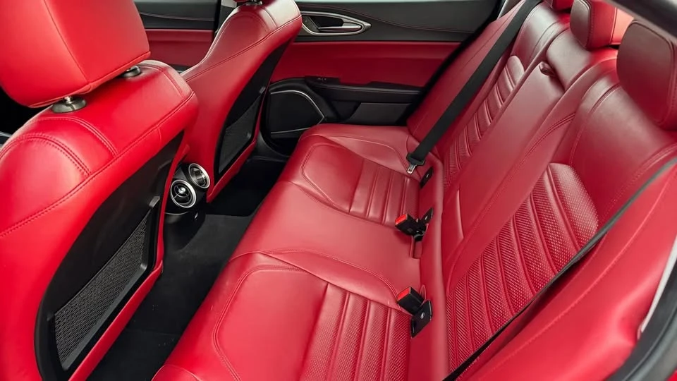 2018 Alfa Romeo Giulia - Image 10 of 20
