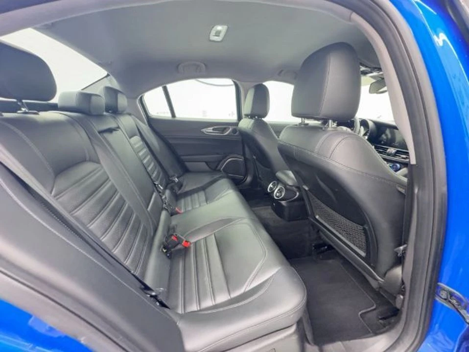 2018 Alfa Romeo Giulia - Image 17 of 20