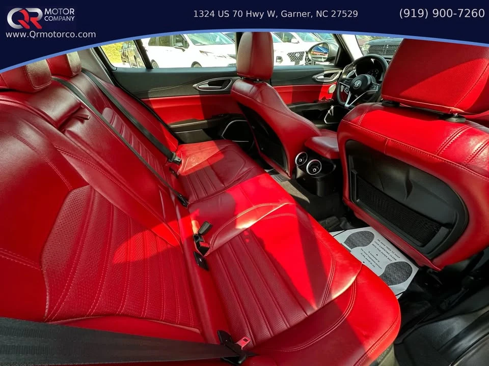 2018 Alfa Romeo Giulia - Image 17 of 19