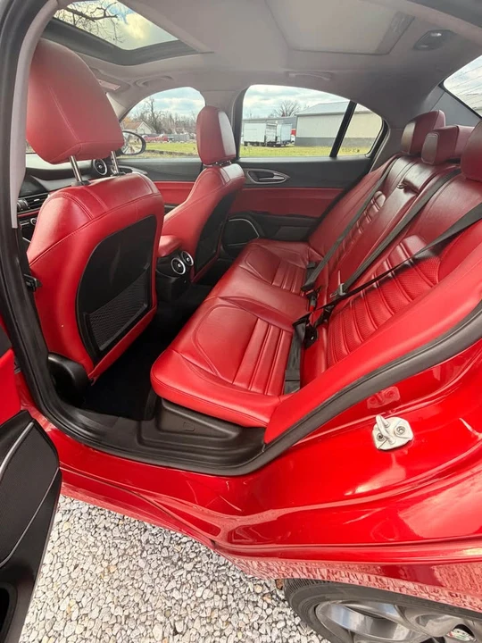 2018 Alfa Romeo Giulia - Image 4 of 15