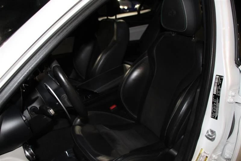 2018 Alfa Romeo Giulia - Image 16 of 17