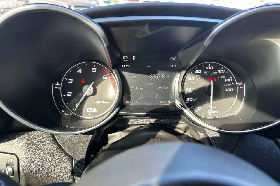 2018 Alfa Romeo Giulia - Image 18 of 19