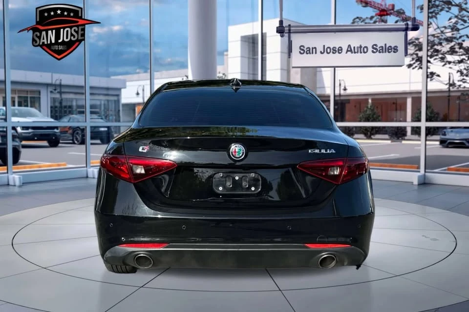 2018 Alfa Romeo Giulia - Image 5 of 19