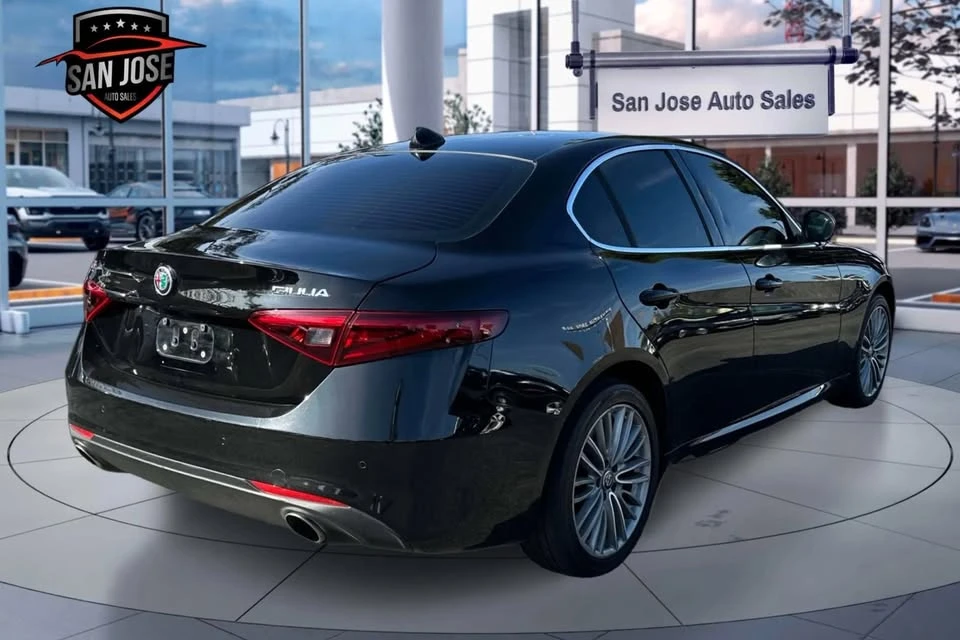 2018 Alfa Romeo Giulia - Image 6 of 19