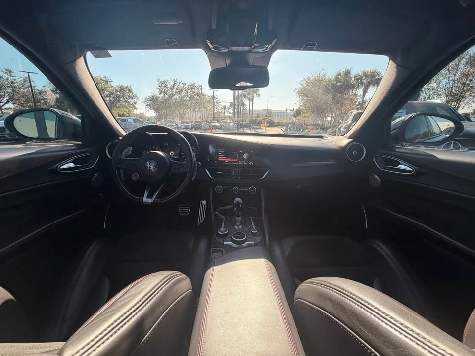 2018 Alfa Romeo Giulia - Image 9 of 17