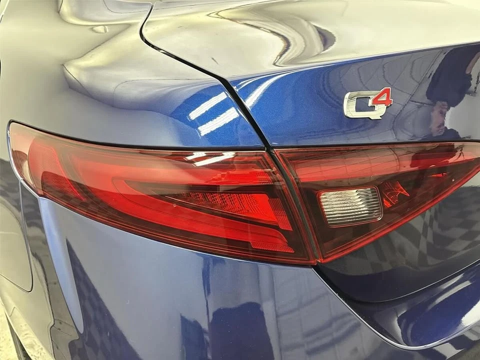2018 Alfa Romeo Giulia - Image 19 of 20