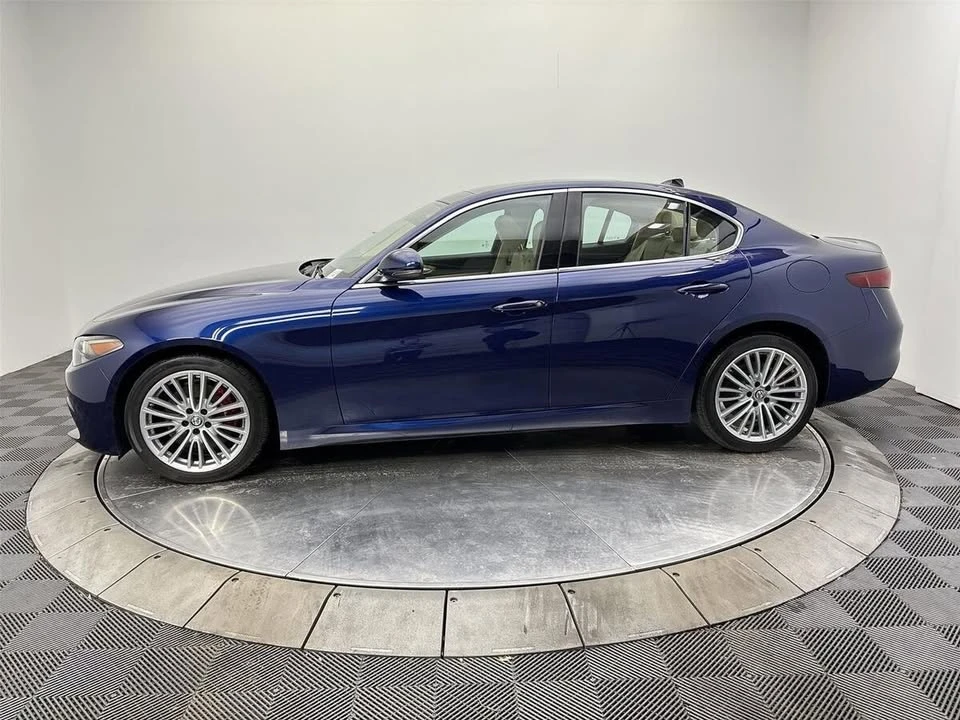 2018 Alfa Romeo Giulia - Image 16 of 20