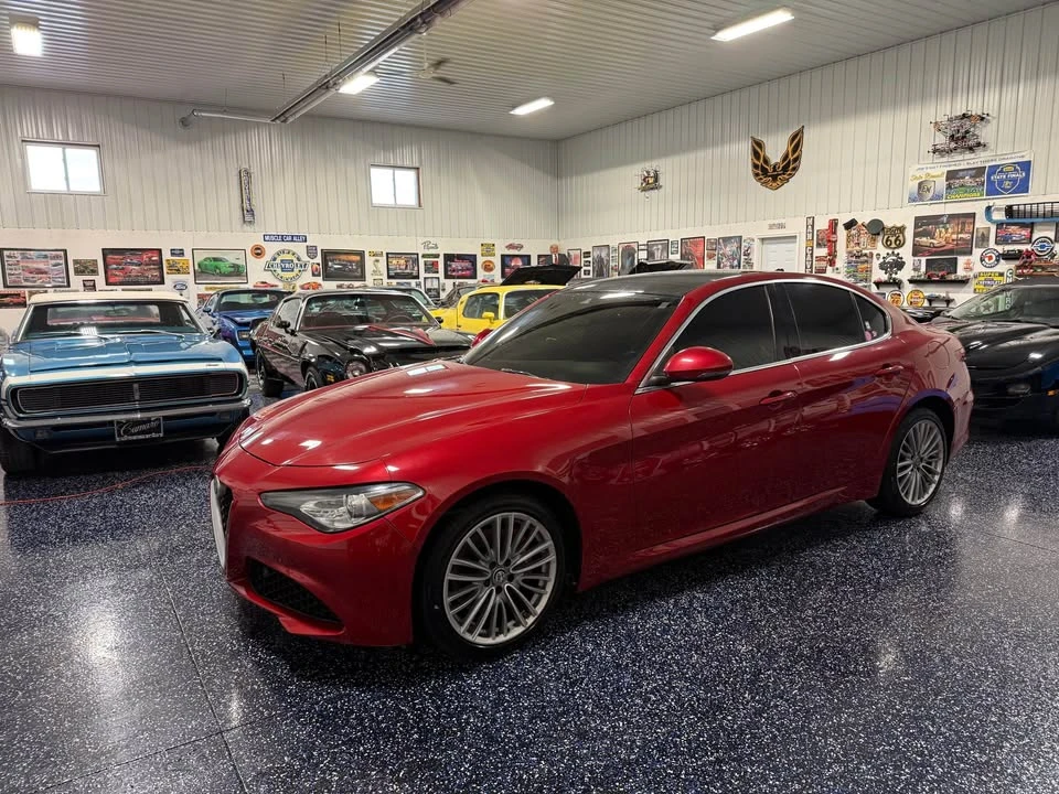 2018 Alfa Romeo Giulia - Image 16 of 16