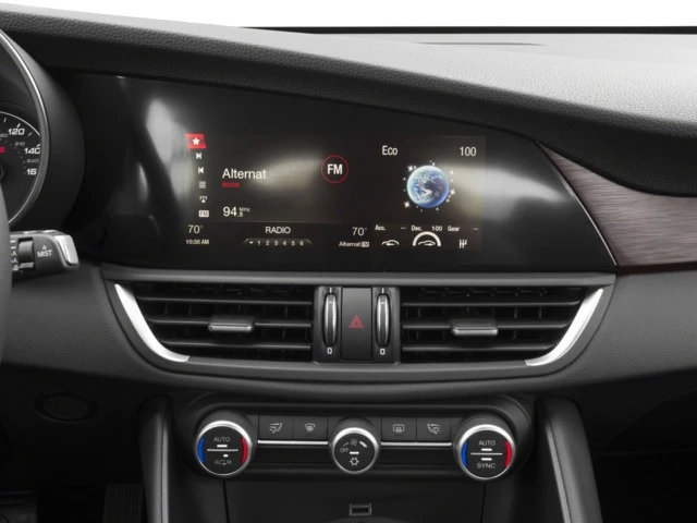 2018 Alfa Romeo Giulia - Image 9 of 12