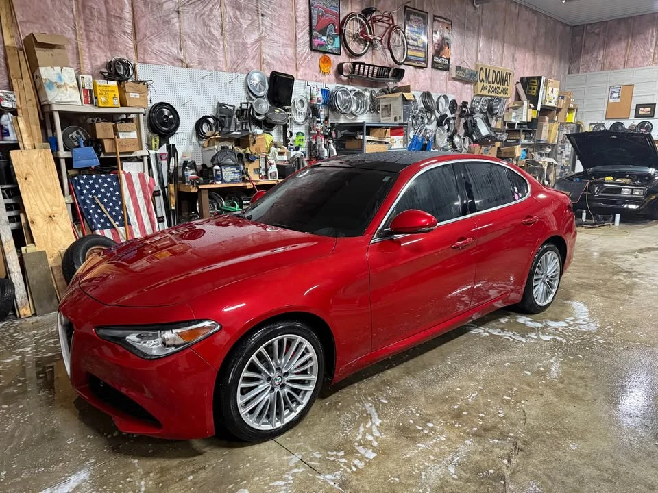 2018 Alfa Romeo Giulia - Image 14 of 16