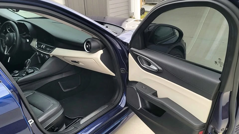 2018 Alfa Romeo Giulia - Image 15 of 20