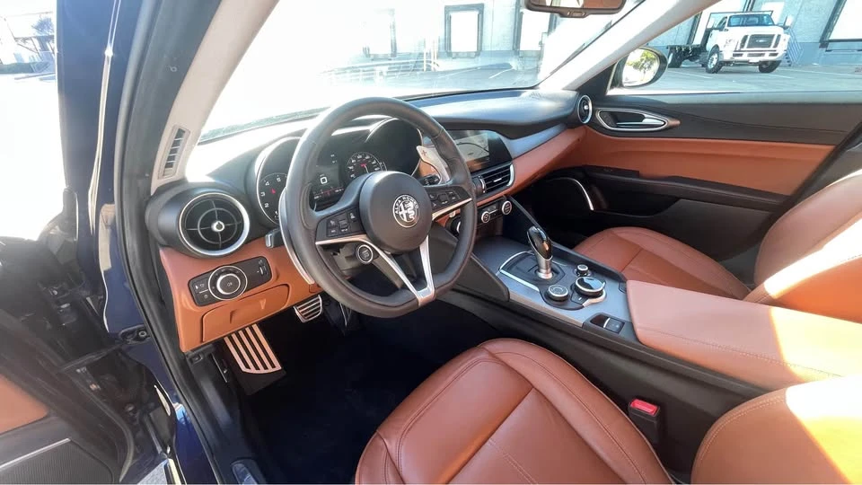 2018 Alfa Romeo Giulia - Image 6 of 12