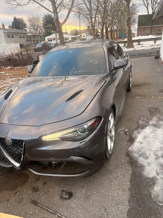 2018 Alfa Romeo Giulia - Image 5 of 16