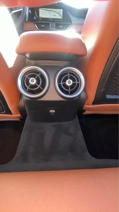 2018 Alfa Romeo Giulia - Image 11 of 12