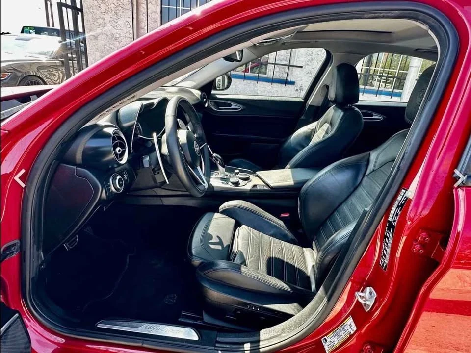 2018 Alfa Romeo Giulia - Image 6 of 7