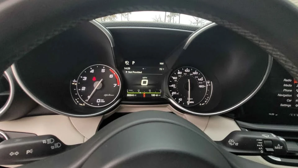 2018 Alfa Romeo Giulia - Image 19 of 20