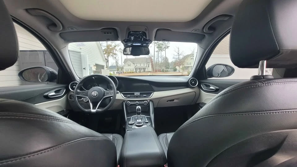 2018 Alfa Romeo Giulia - Image 18 of 20
