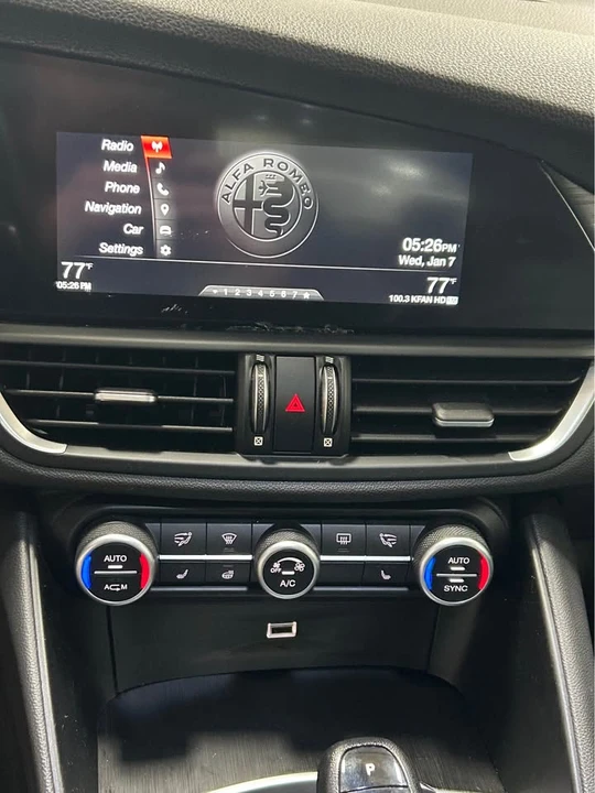 2018 Alfa Romeo Giulia - Image 10 of 14