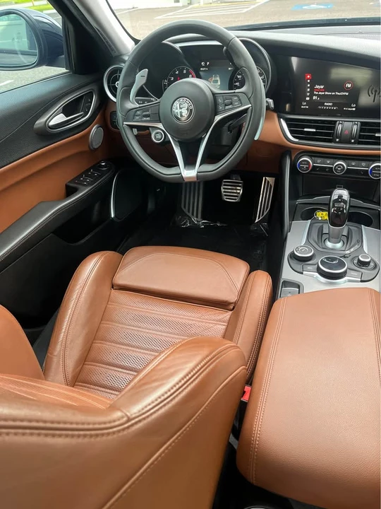 2018 Alfa Romeo Giulia - Image 8 of 15