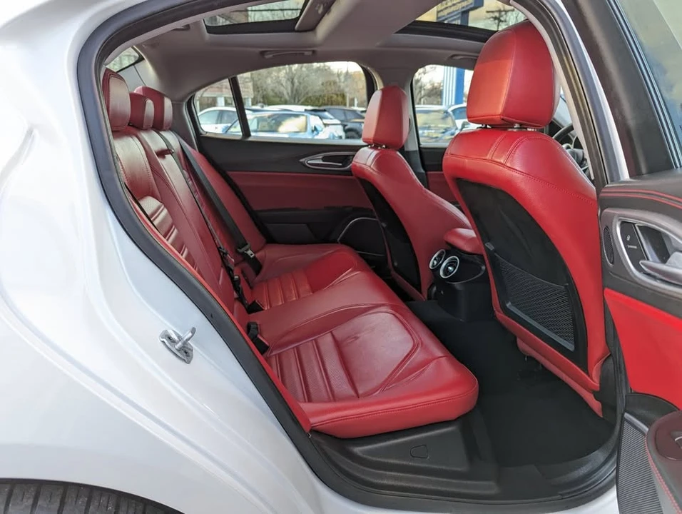 2018 Alfa Romeo Giulia - Image 11 of 15