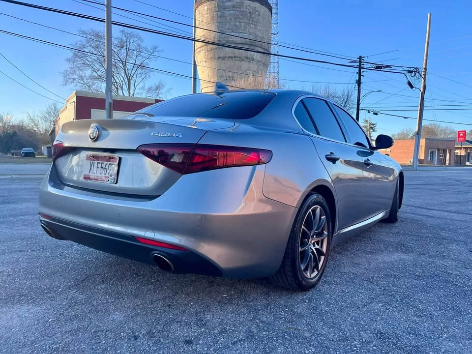 2018 Alfa Romeo Giulia - Image 5 of 13