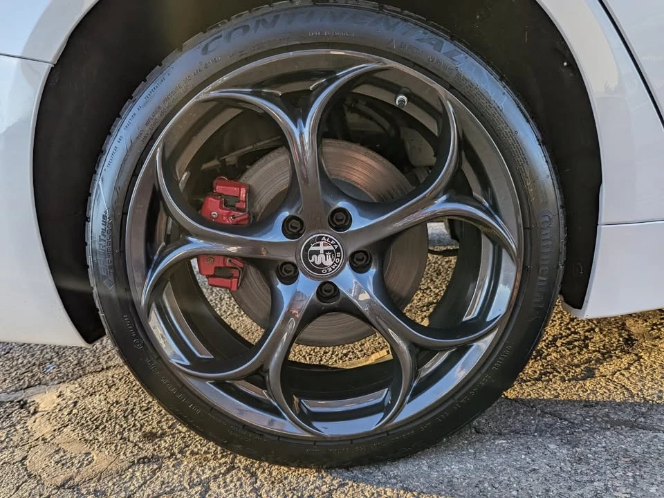 2018 Alfa Romeo Giulia - Image 15 of 15
