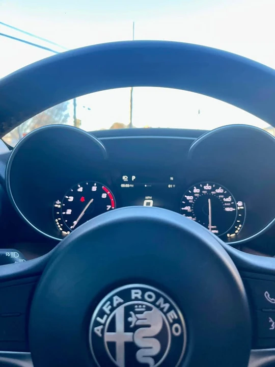2018 Alfa Romeo Giulia - Image 11 of 13