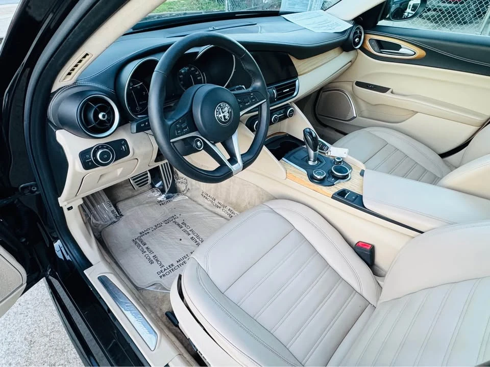 2018 Alfa Romeo Giulia - Image 12 of 20