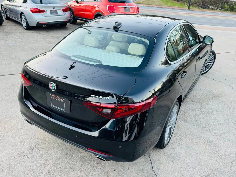 2018 Alfa Romeo Giulia - Image 10 of 20
