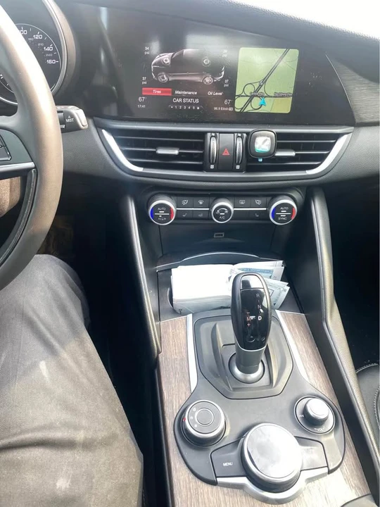 2018 Alfa Romeo Giulia - Image 6 of 13