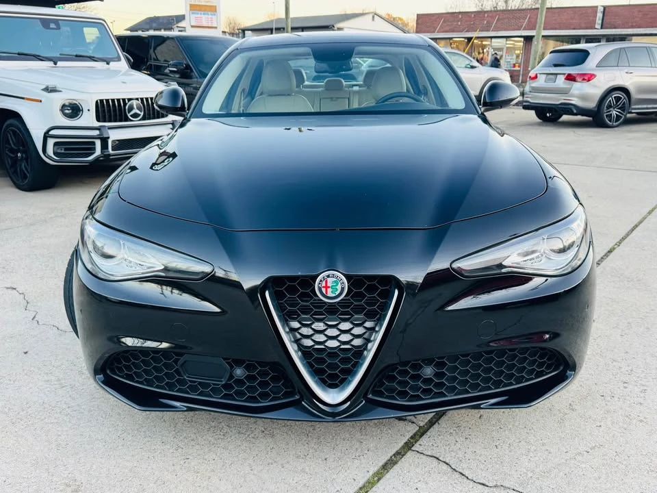 2018 Alfa Romeo Giulia - Image 8 of 20