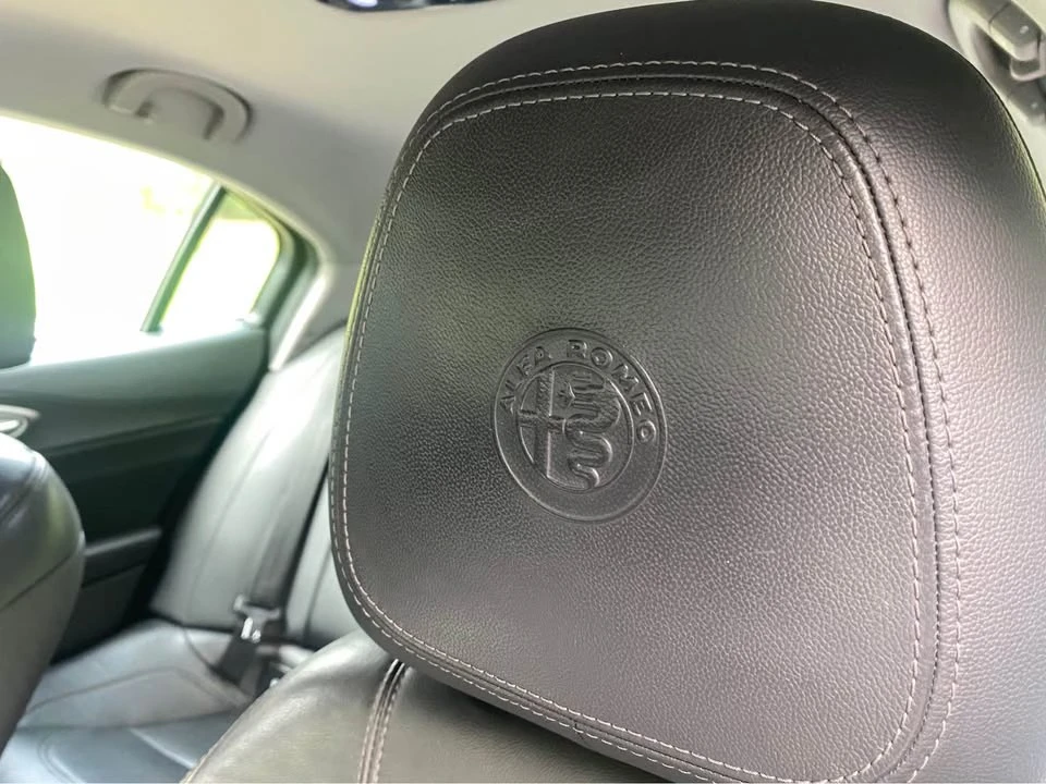 2018 Alfa Romeo Giulia - Image 10 of 13