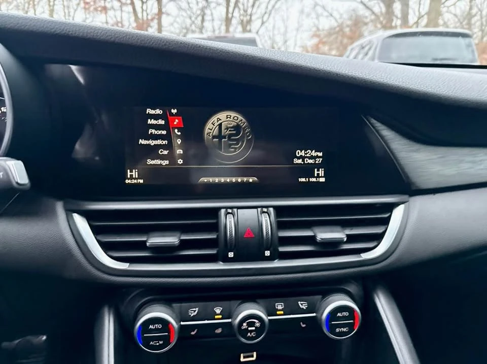 2018 Alfa Romeo Giulia - Image 10 of 18