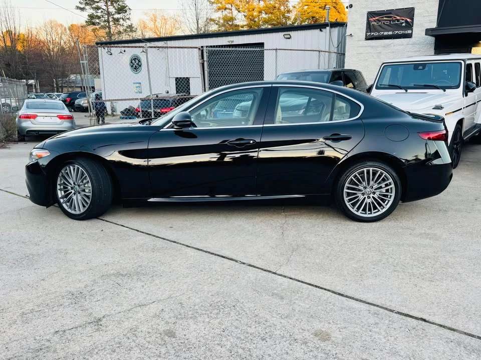 2018 Alfa Romeo Giulia - Image 2 of 20