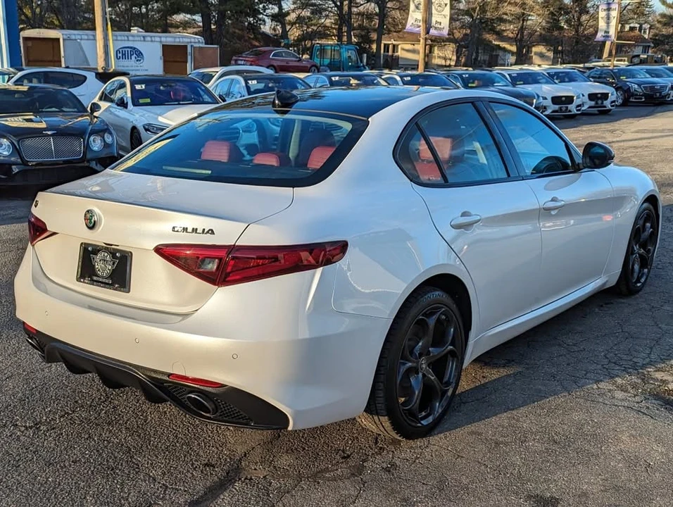 2018 Alfa Romeo Giulia - Image 5 of 15