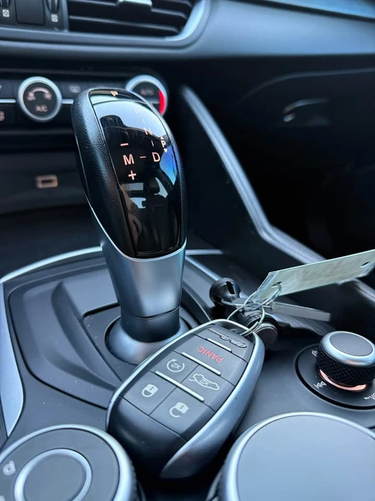 2018 Alfa Romeo Giulia - Image 10 of 10
