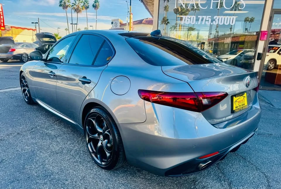 2018 Alfa Romeo Giulia - Image 9 of 10