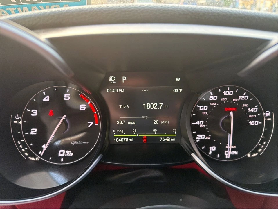 2018 Alfa Romeo Giulia - Image 16 of 20