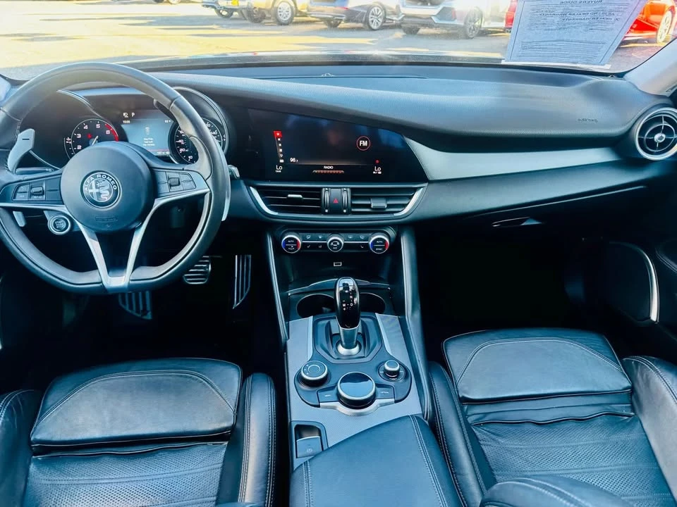 2018 Alfa Romeo Giulia - Image 5 of 10
