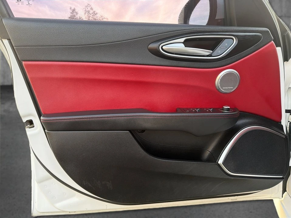 2018 Alfa Romeo Giulia - Image 20 of 20