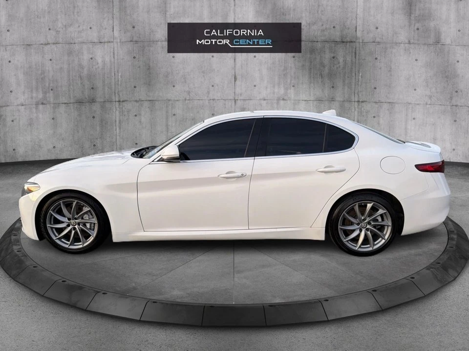 2018 Alfa Romeo Giulia - Image 8 of 20