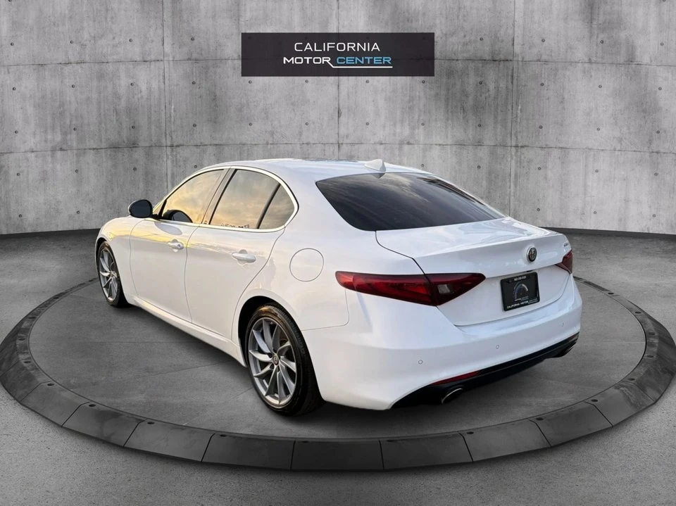 2018 Alfa Romeo Giulia - Image 7 of 20