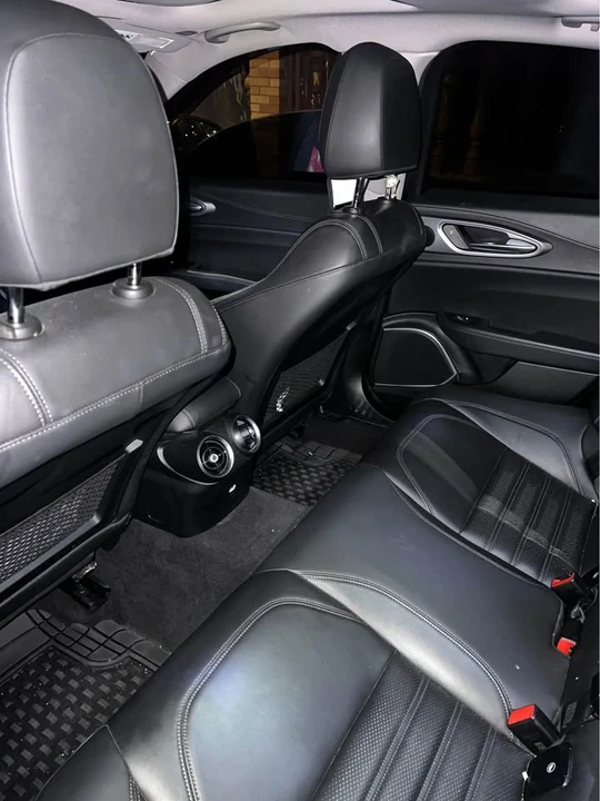 2018 Alfa Romeo Giulia - Image 8 of 10
